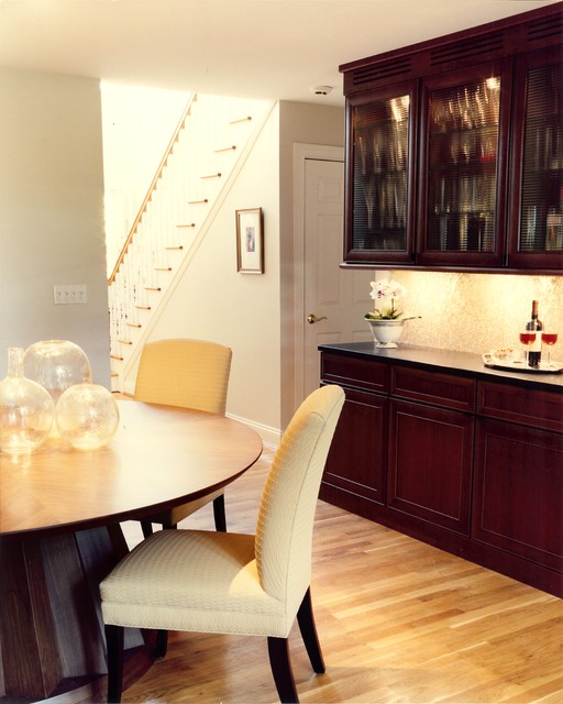 Фото интерьера небольшой комнаты для столовой