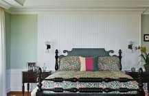 Дизайн спальни в пастельных тонах 