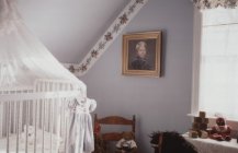 Интерьер детской комнаты в классическом стиле