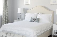 Современный дизайн спальной в светлых тонах
