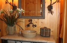 Туалетная комната в деревянном стиле