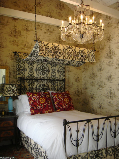 Фото дизайна спальной комнаты с узорами
