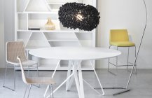 Минималистичный  дизайн столовой в белом цвете 